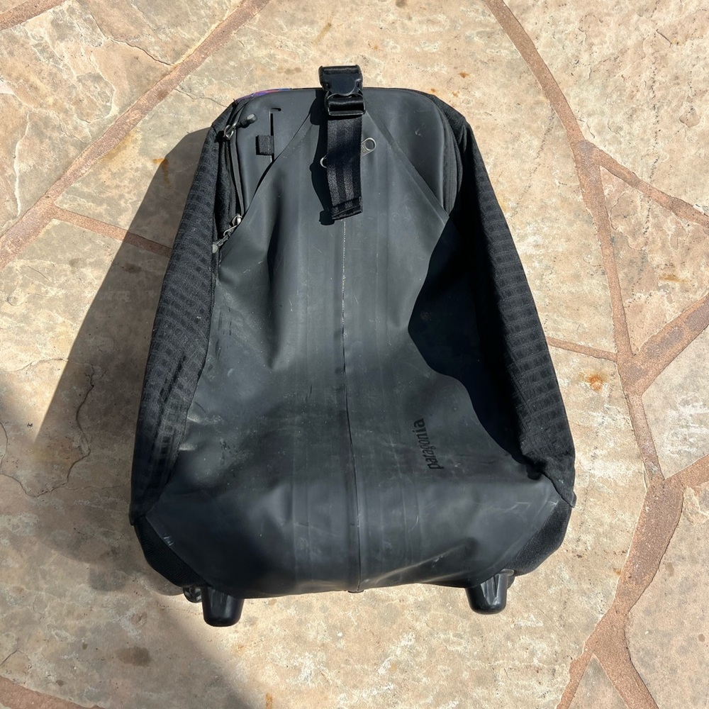 PATAGONIA Black Weathershed Sultan Rolling Duffel Travel Luggage Overhead Shed